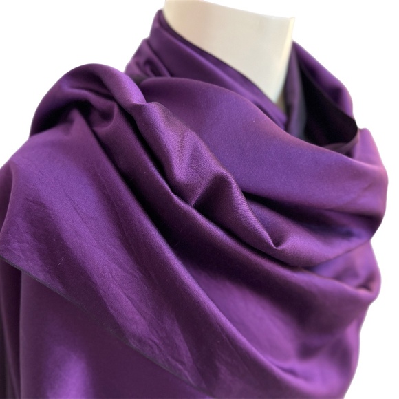 Ipekevi 100% Silk Purple Shawl 🇹🇷 | Luxurious Satin Wrap with Fringe - Picture 3 of 9